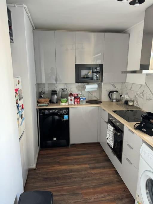 Modern 1 Bedroom Near Camden * Londra